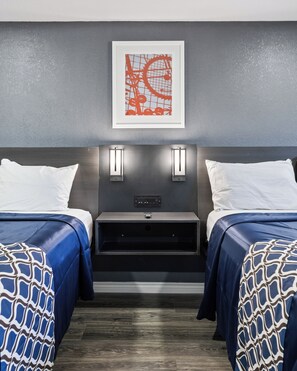 Chambre, 2 grands lits, non-fumeurs | Bureau, Wi-Fi gratuit