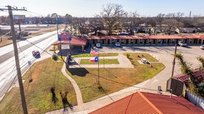 Exterior - Western Inn by Capital O Cleburne TX (Cleburne)