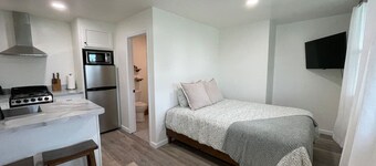 Luxe Studio near SPAC & Racetrack