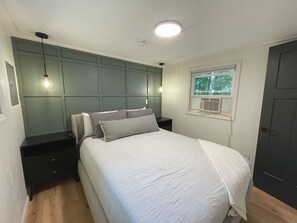Escritorio, wifi, ropa de cama