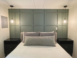 Escritorio, wifi, ropa de cama