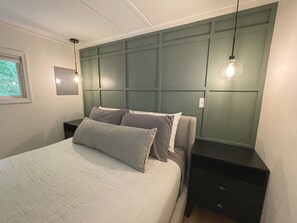 Escritorio, wifi, ropa de cama