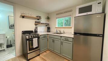 Microondas y cafetera y tetera