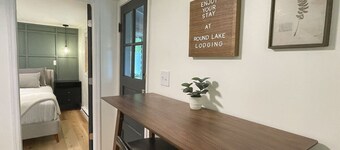 Hilltop Tiny Home | A unique lakeside getaway 1BR!