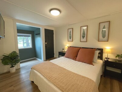 A lovely lakeside Cottage near Saratoga ★ 1BR  ★