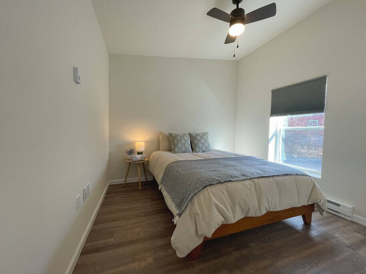 Bureau, Wi-Fi, draps fournis