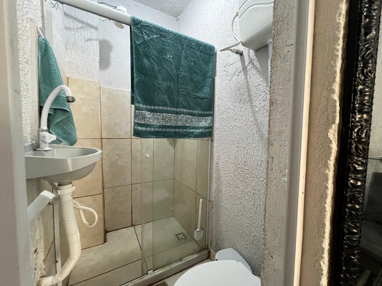 タオル、トイレットペーパー