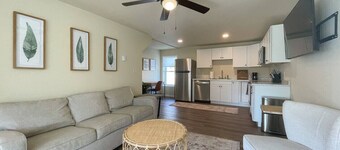 2BR Luxe Suite • Near hospital, lake, and downtown