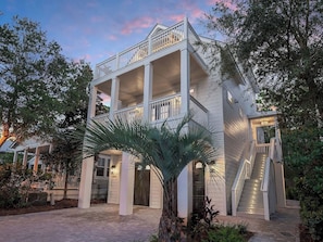 Exterior - Elegant 5BR 30A Home w Pool access (Santa Rosa Beach)