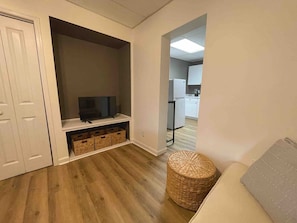 TV - Lakeview Suite near SPAC & Saratoga Racetrack (Round Lake)