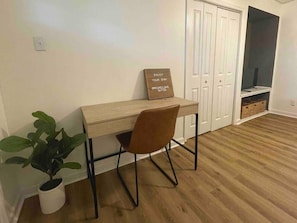 Interior - Lakeview Suite near SPAC & Saratoga Racetrack (Round Lake)