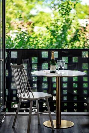 Studio, coin cuisine | Salle à manger