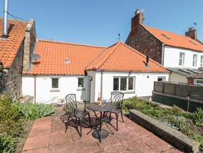 Outdoor dining - Cygnet Cottage (Berwick-upon-Tweed)