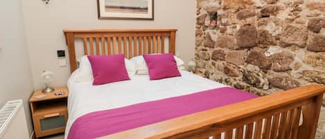 2 bedrooms, individually decorated, individually furnished, free WiFi