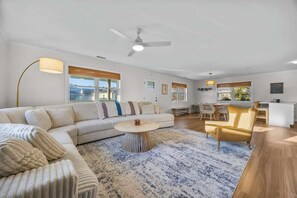 TV - Low Tide Luxe,  A Northend Retreat (Carolina Beach)