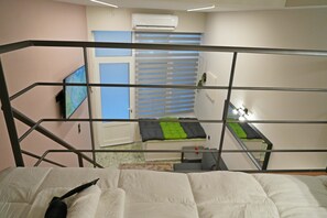 Internet, bed sheets - Cozy Modern Loft with Electric Fireplace in Central Karpenisi (Karpenisi)