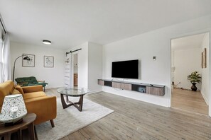 Smart TV, books