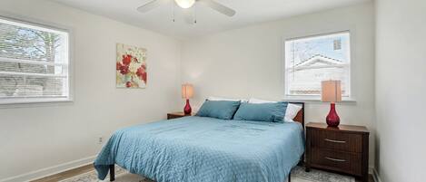 3 soverom, strykejern/-brett, wi-fi og sengetøy