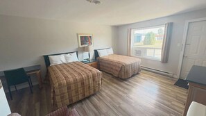 1 bedroom, iron/ironing board, WiFi, bed sheets - Hôtel accueillant avec 1 chambre et climatisation à Petit Rocher (Petit Rocher)