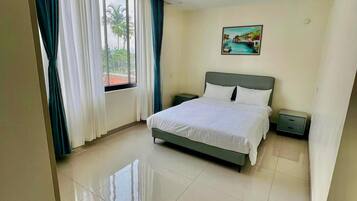 2 bedrooms, iron/ironing board, WiFi, bed sheets