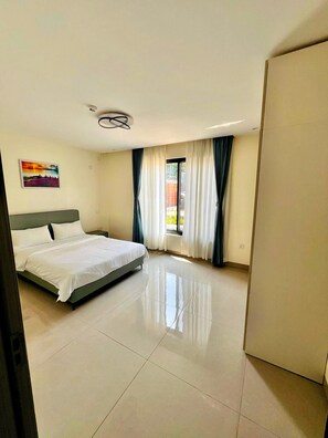 2 dormitorios, tabla de planchar con plancha, wifi y ropa de cama