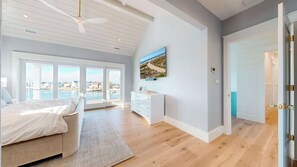 6 bedrooms, iron/ironing board, WiFi, bed sheets - Brand New Large Bay Front home with boat slip pool and hot tub in Stone Harbor (Stone Harbor)