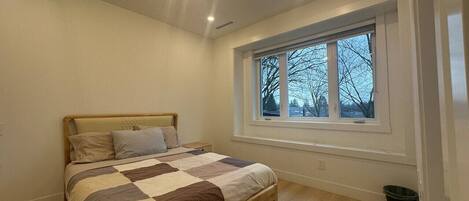 Bureau, fer et planche à repasser, Wi-Fi, draps fournis