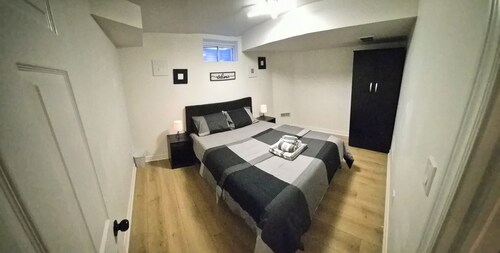 Comfy and Vibrant Home in Mississauga 2BR +Dan