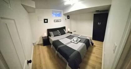 Comfy and Vibrant Home in Mississauga 2BR +Dan