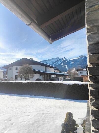 Quiet vacation apartment with terrace and garden - wellness use included.