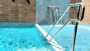 Appartement | Piscine | 2 piscines extérieures