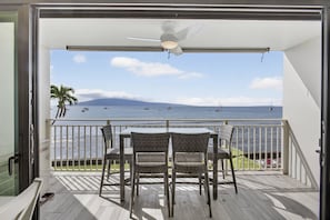 Outdoor dining - Lahaina Roads 304 - Oceanfront - NEW LISTING! Great Discounts! (Lahaina)