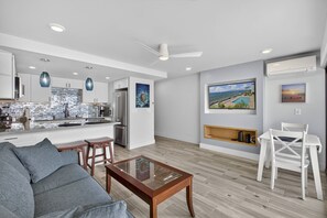 TV - Lahaina Roads 304 - Oceanfront - NEW LISTING! Great Discounts! (Lahaina)