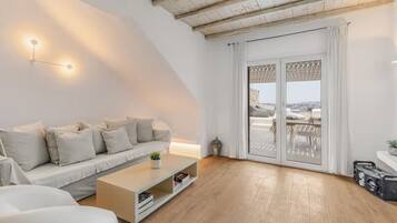 Smart TV, DVD player, music library, stereo