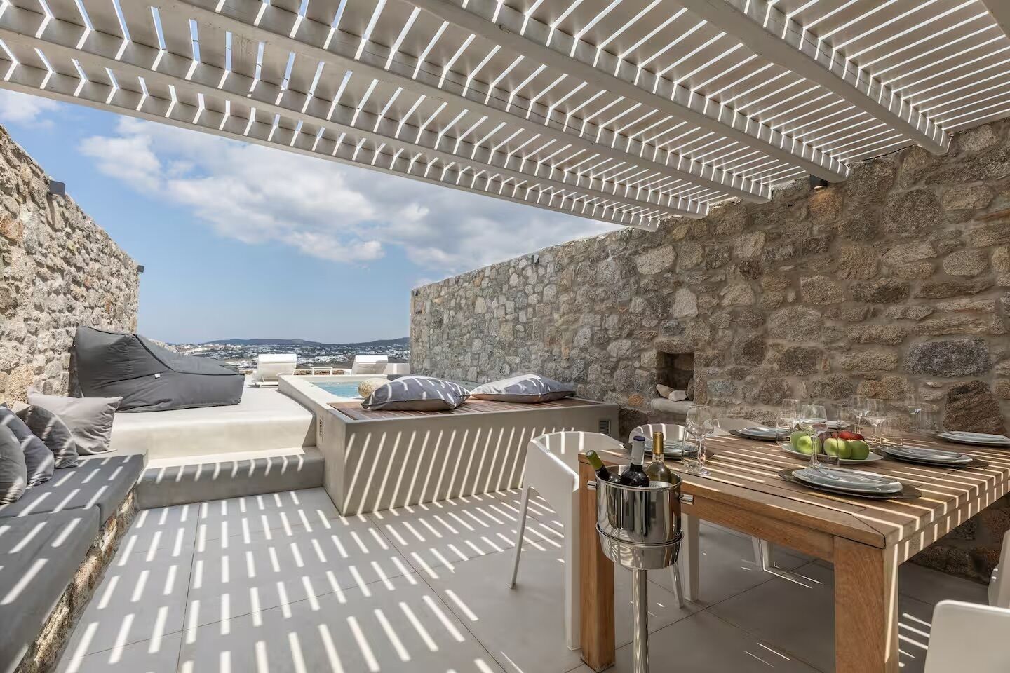 Outdoor dining