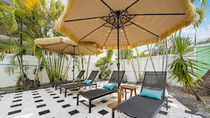 Terrace/patio - The Victoria Hotel (Fort Lauderdale)