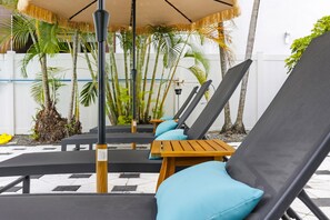 Terrace/patio - The Victoria Hotel (Fort Lauderdale)