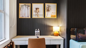 Room - The Victoria Hotel (Fort Lauderdale)