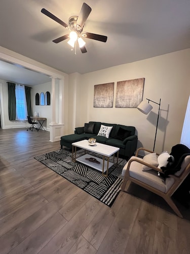 Boho Oasis 2 Bed 1 Bath home in Baltimore City!