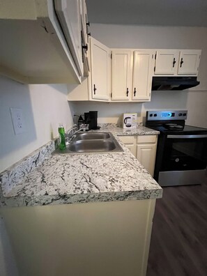 Private kitchen - Boho Oasis 2 Bed 1 Bath home in Baltimore City! (Baltimore)
