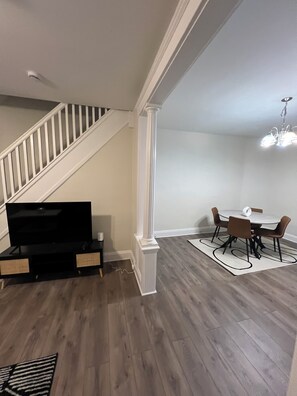 Dining - Boho Oasis 2 Bed 1 Bath home in Baltimore City! (Baltimore)