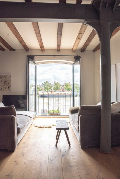 Stunning Large Historic Loft on Zaan River, close to Amsterdam and Zaanse Schans