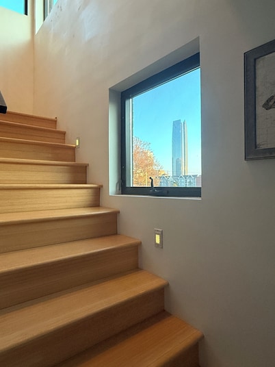 Urban Luxury • Sleeps 7 • Views of Downtown OKC