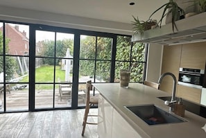 Fridge, microwave, oven, dishwasher - Charming home close to everything (Zemst)