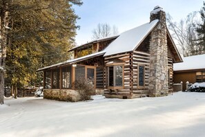 Exterior - Private location, close to town, to play, hunt, or unwind—seclusion without sacrificing convenience (ephraim)