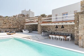 Piscine extérieure