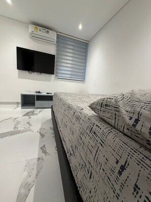 Internet, bed sheets - Country house near the city (Copacabana)