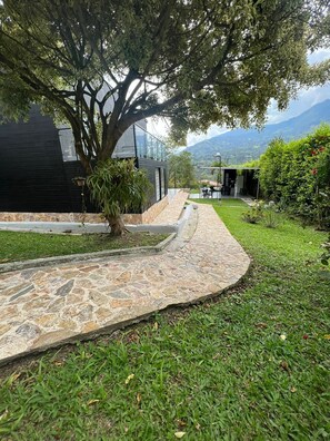 Property grounds - Country house near the city (Copacabana)