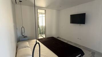 7 habitaciones, acceso a internet y ropa de cama