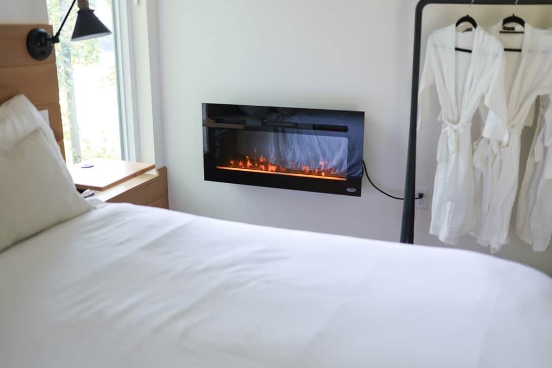 2 chambres, bureau, fer et planche à repasser, accès au Wi-Fi (inclus)